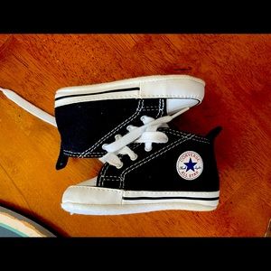 Converse infant
